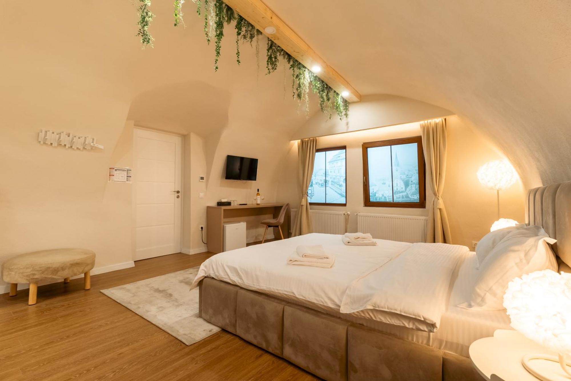 Epic Boutique Hotel Sibiu Bagian luar foto