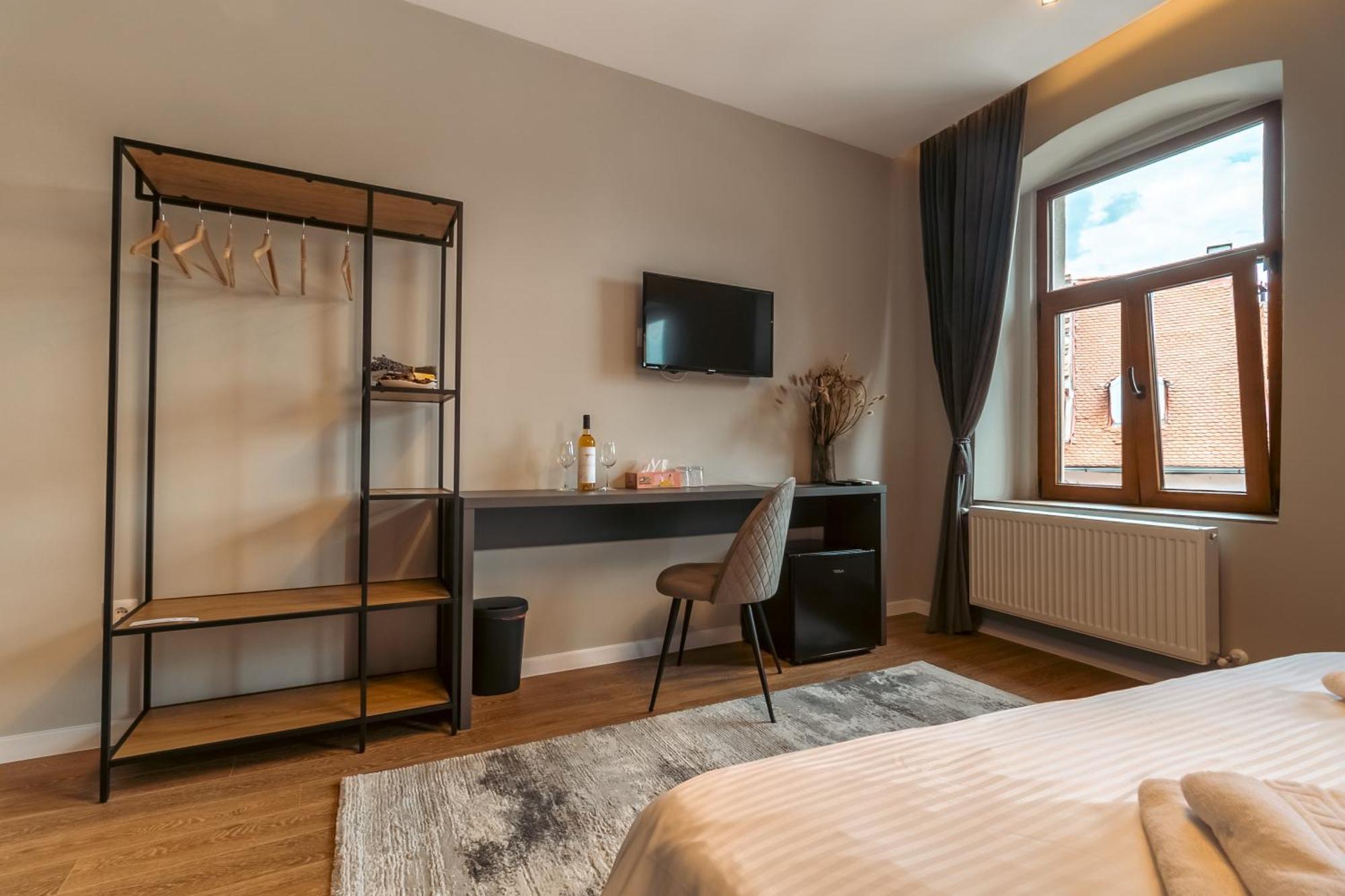 Epic Boutique Hotel Sibiu Bagian luar foto