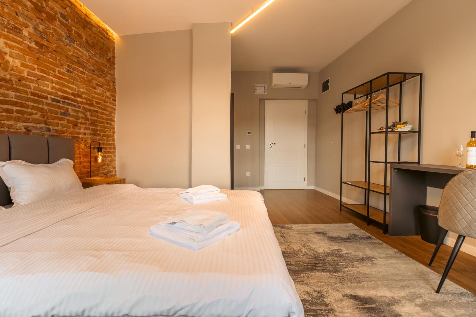 Epic Boutique Hotel Sibiu Bagian luar foto