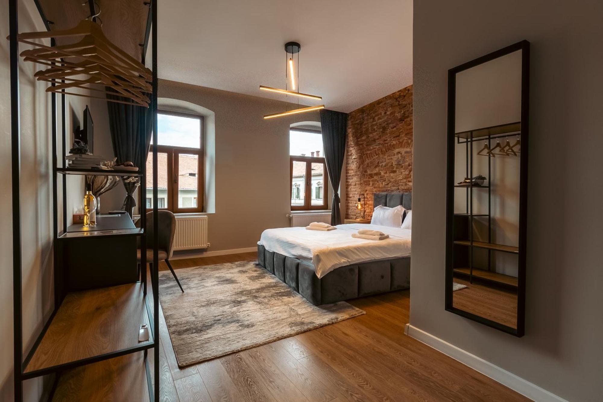 Epic Boutique Hotel Sibiu Bagian luar foto