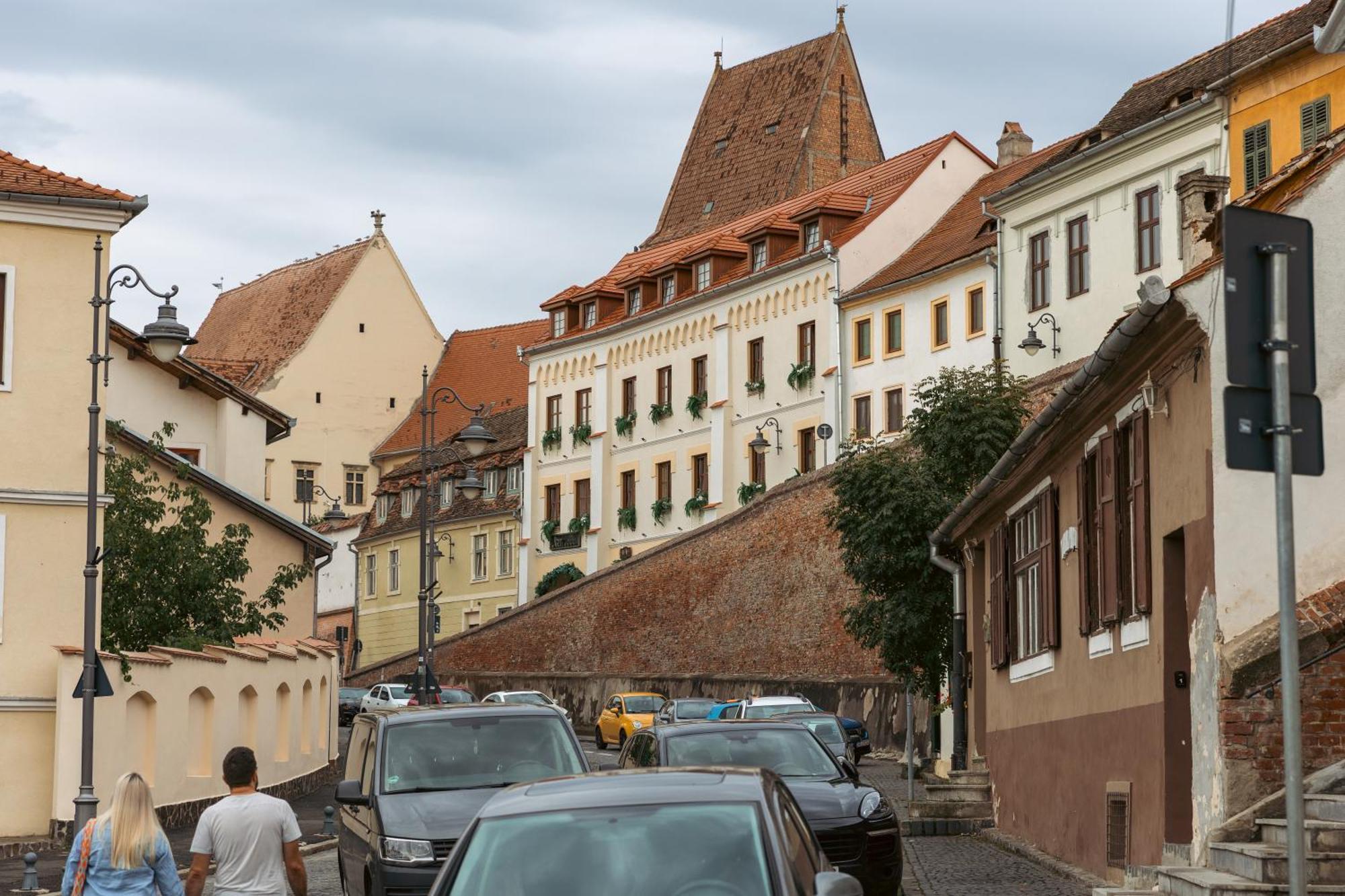 Epic Boutique Hotel Sibiu Bagian luar foto